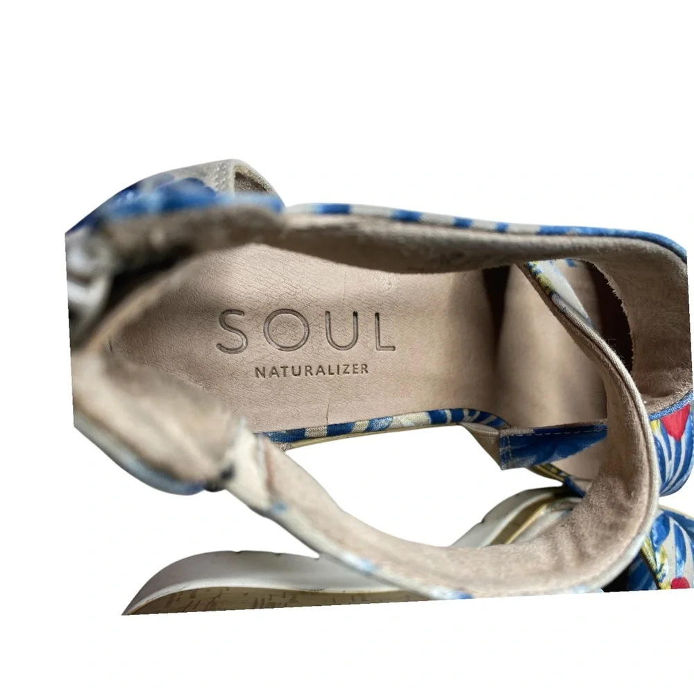 Naturalizer stylish sandals